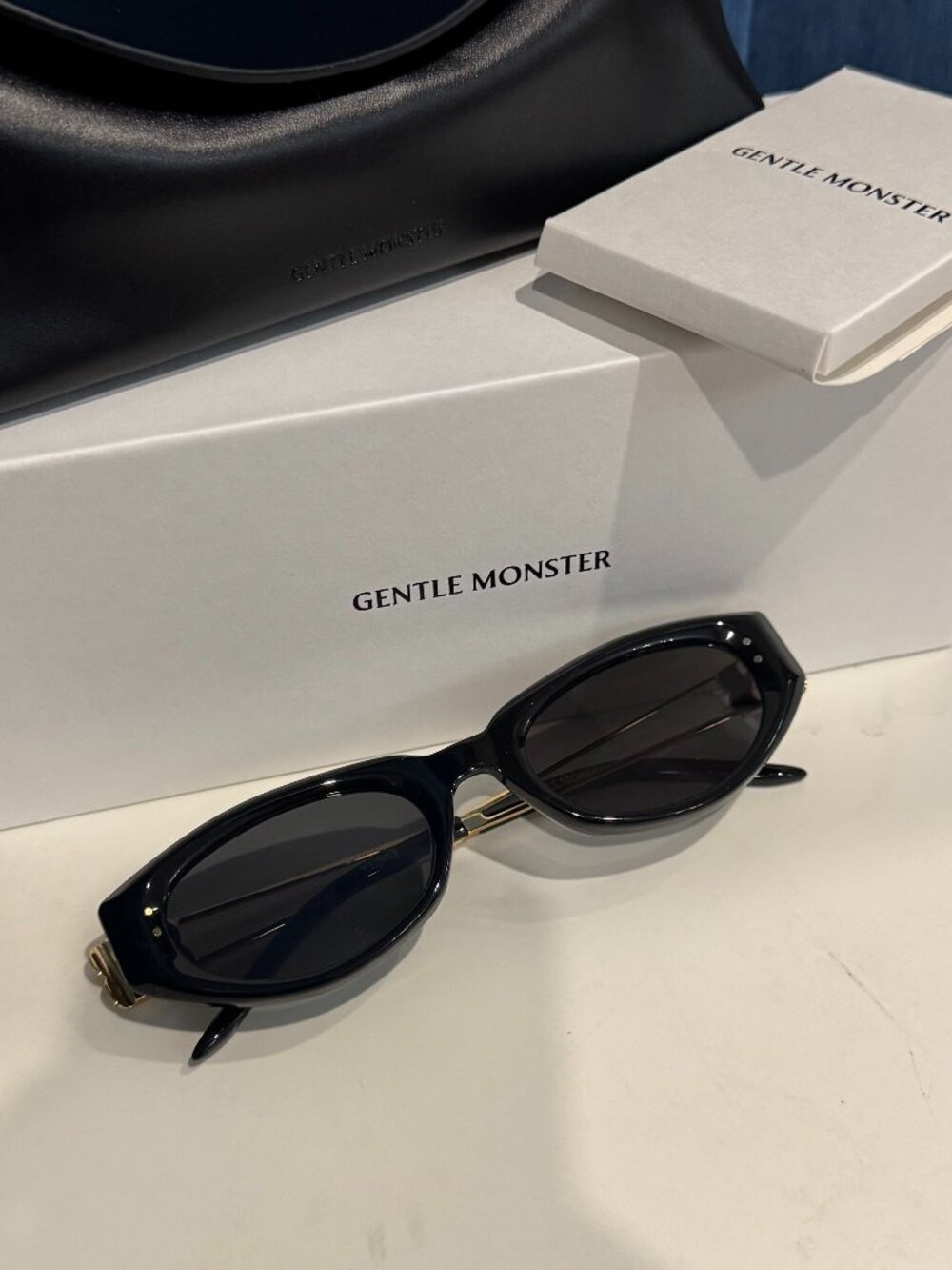 Authentic Gentle Monster KUNST Black Cat-Eye Sunglasses | Full Set